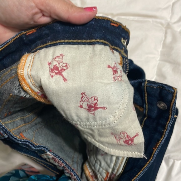 True Religion Girls 6 new jeans. Style joey w/ dark rinse bootcut sl flare - Picture 8 of 11